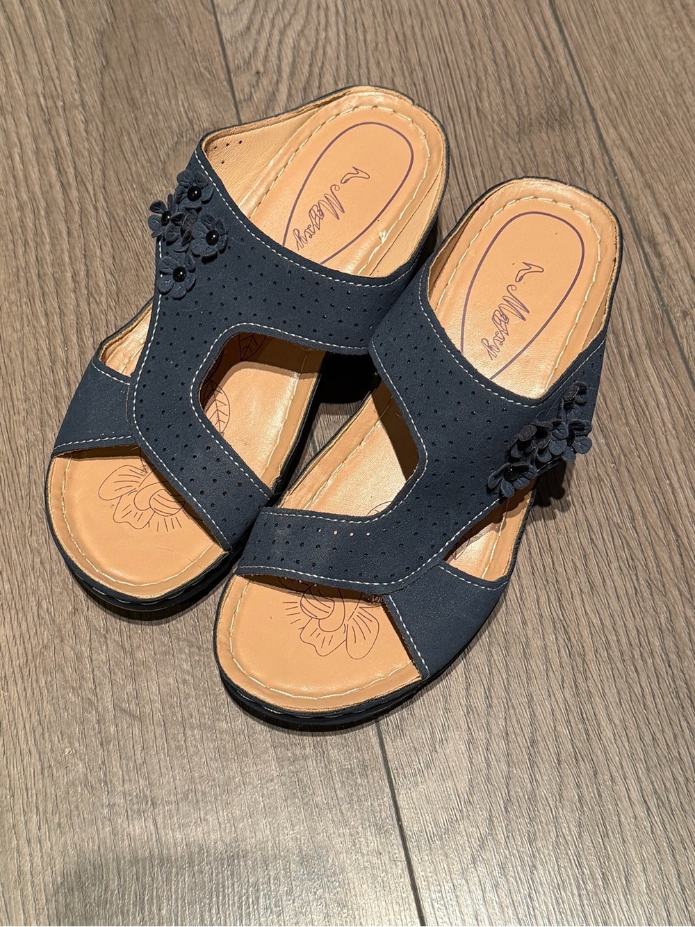 Naturalizer Navy Floral Accent Comfort Slide Mules
